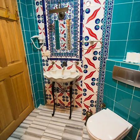 Sultan Corner 2*